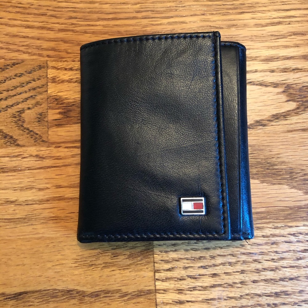 Tommy Hilfiger Wallet Black Tri-Fold